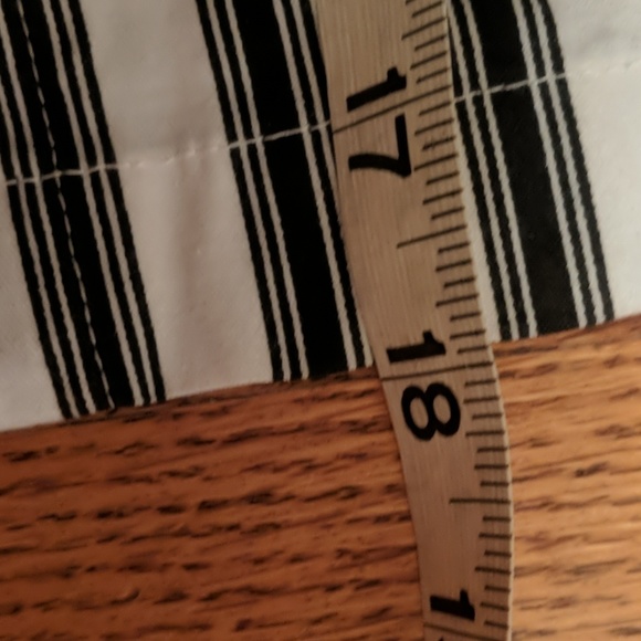 Charlotte Russe skirt - Picture 3 of 4